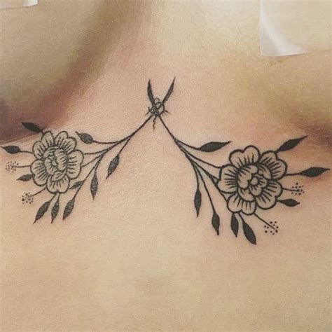 Underboobs e sideboobs tattoo: il tatuaggio più sexy e di moda è。